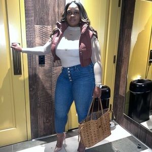 Meet your Posher, Keisha